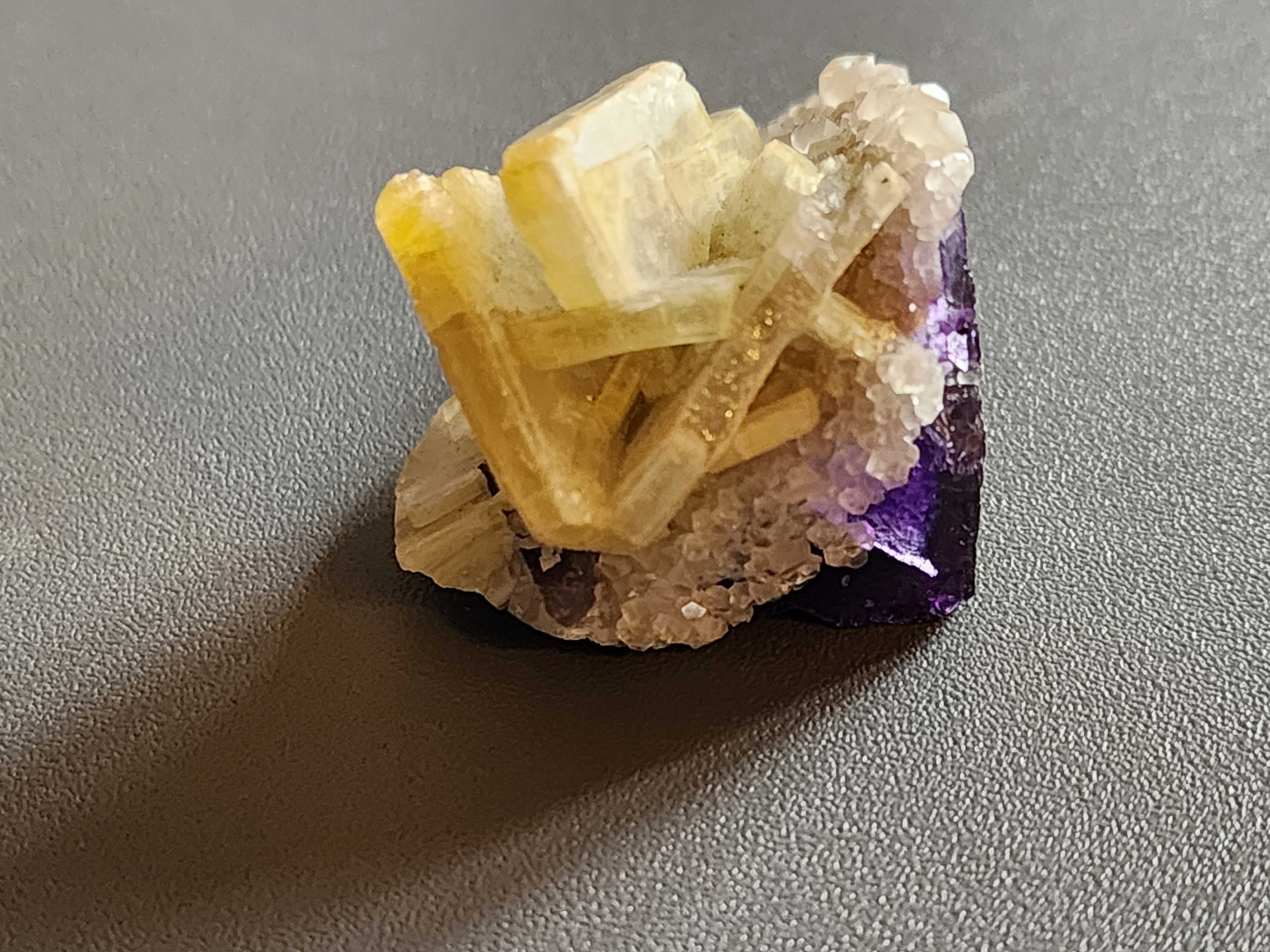 Fluorite and Calcite with Baryte crystals
