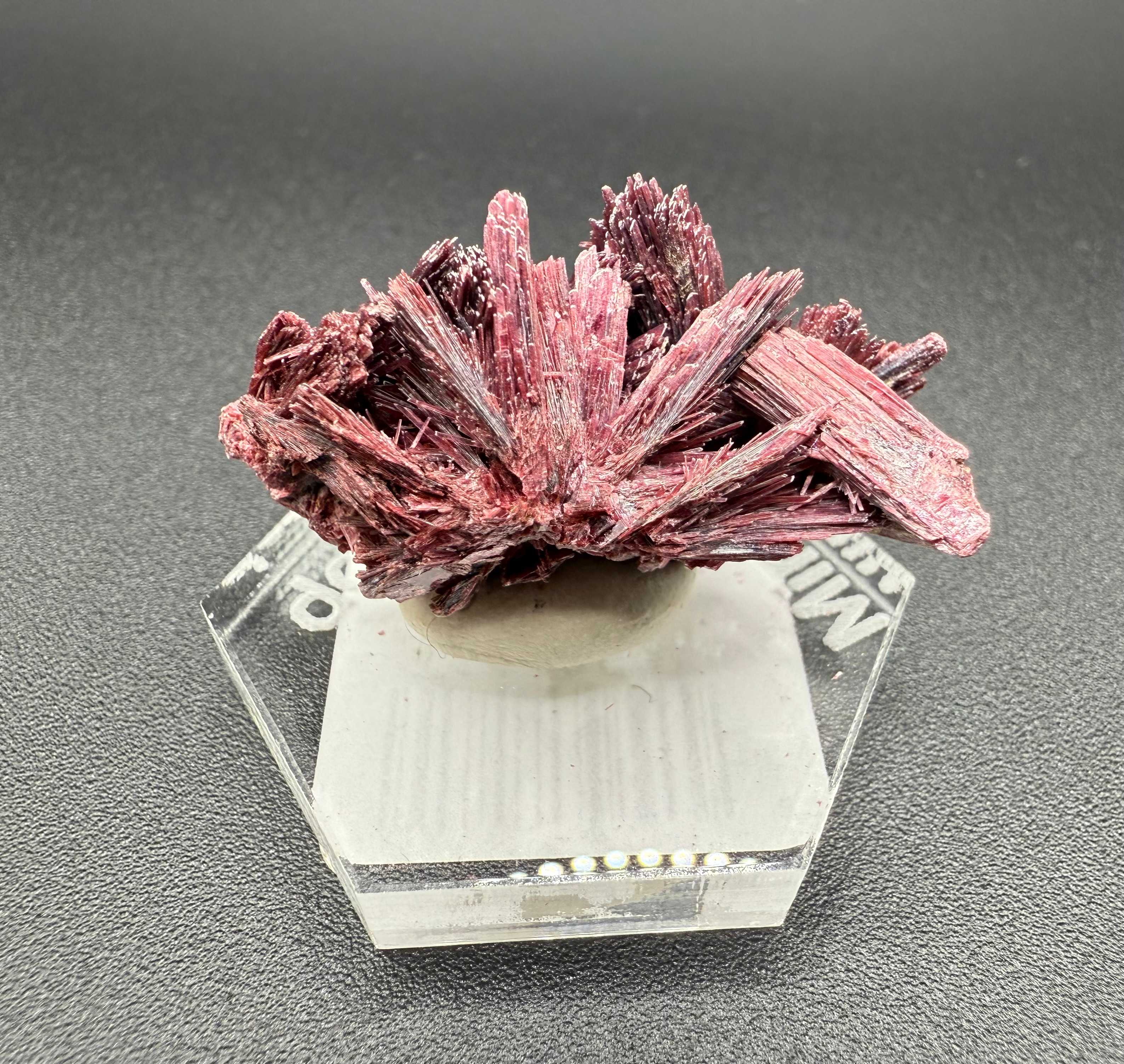 Erythrite