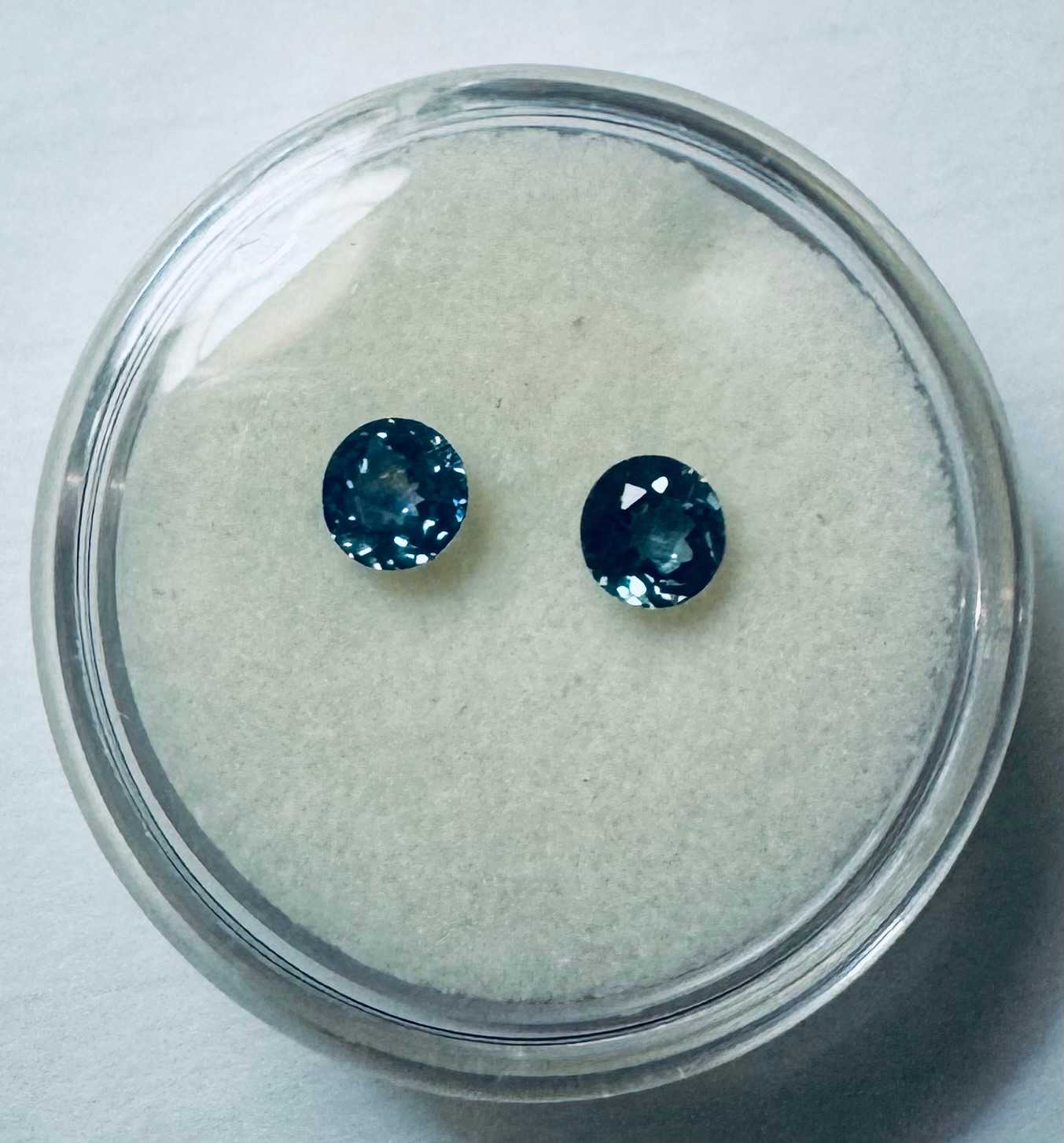 Sapphire gemstones