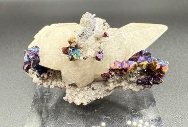 Chalcopyrite on Calcite