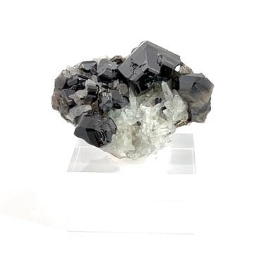 Cassiterite on Quartz